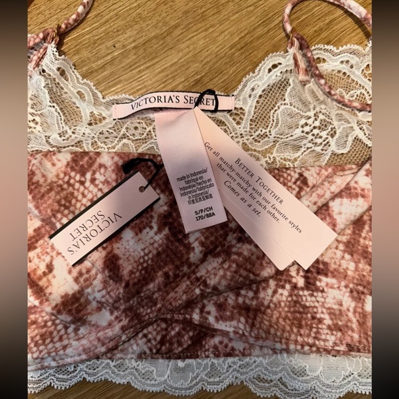 NWT Victorias Secret pink & white snakeskin w lace Bralette Size Small 170/88A - Picture 2 of 3